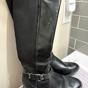 Life Stride Black and Tan Boots